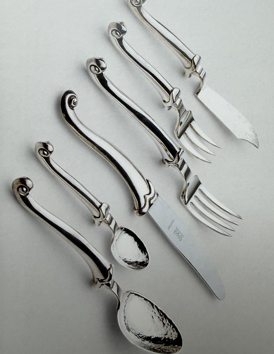 Antonio Pineda Nautilus Flatware Set