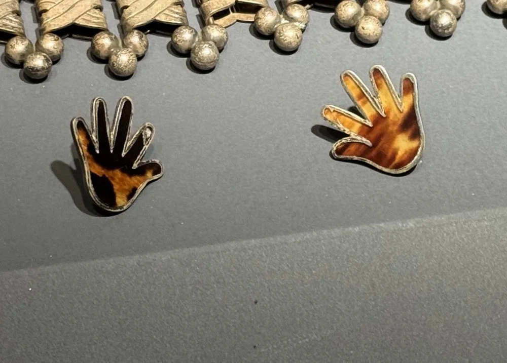 Aretes (earrings)