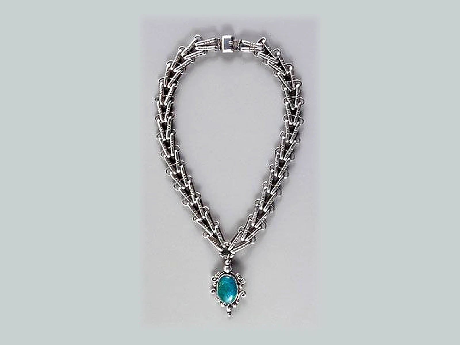 Héctor Aguilar Turquoise V Necklace