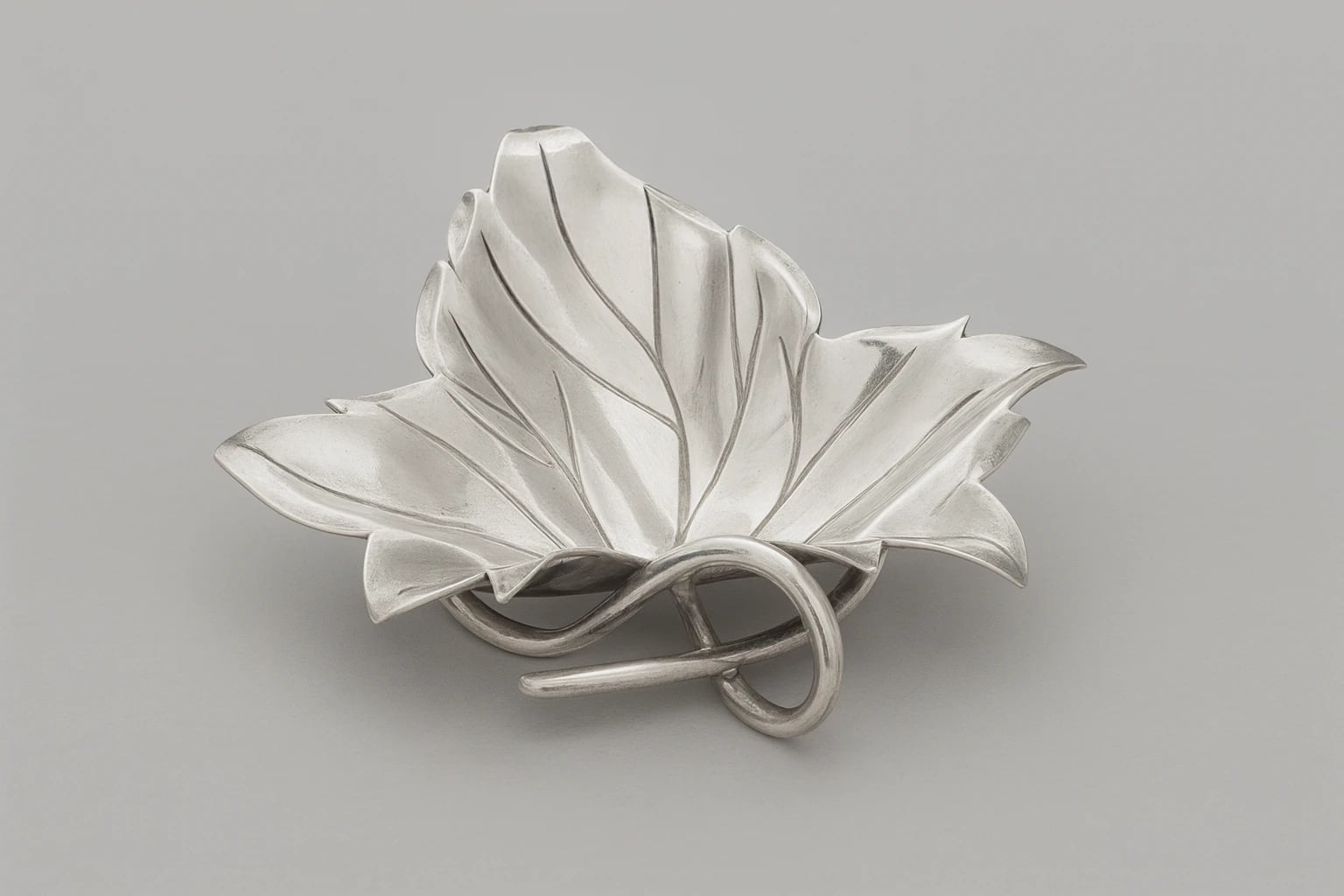 Héctor Aguilar Sterling Leaf Dish