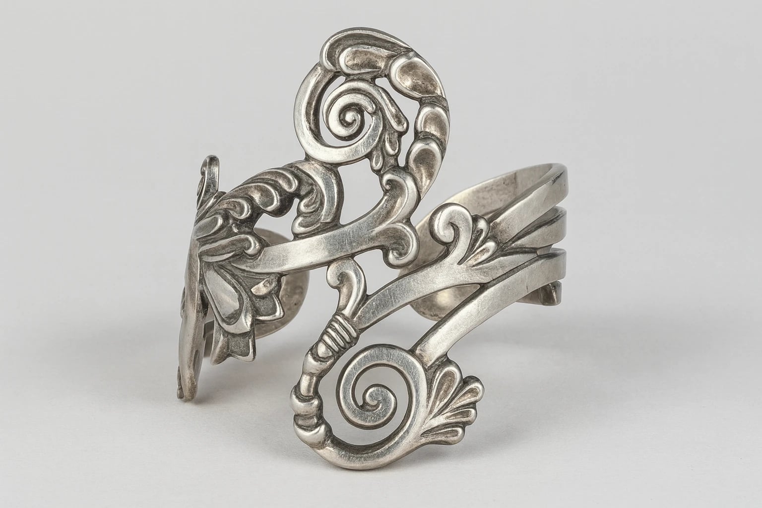 Margot de Taxco Design 5563 Foliate Scroll Hinged Bracelet