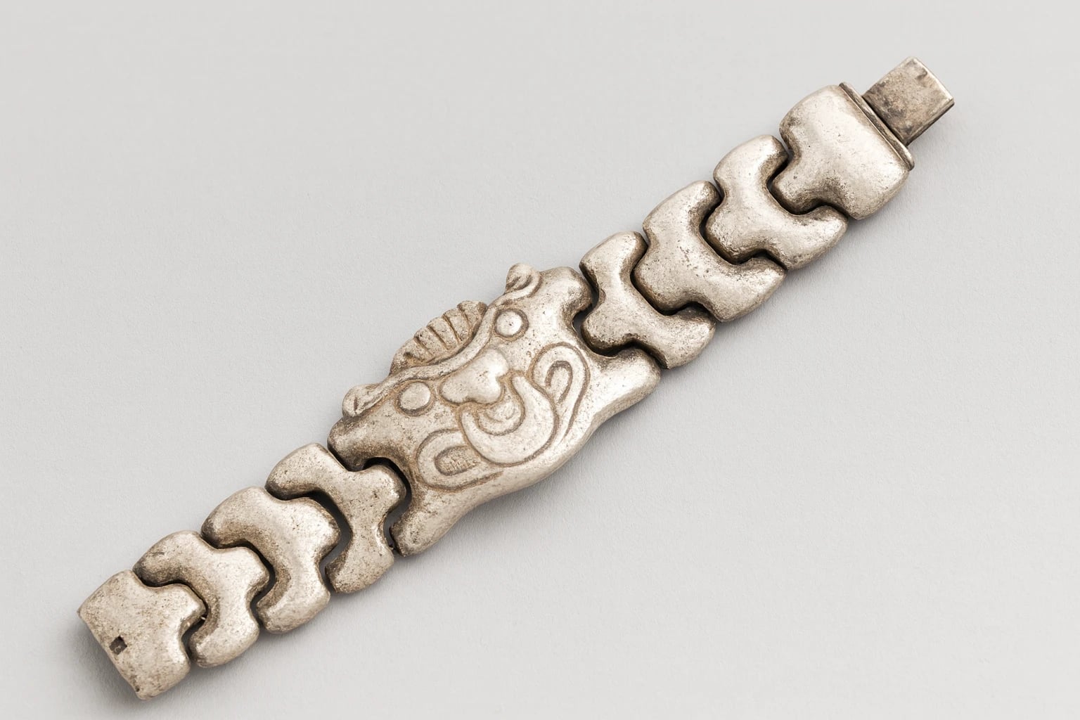 MATL (Matilde Poulat) Graduated Scroll-Link Bracelet