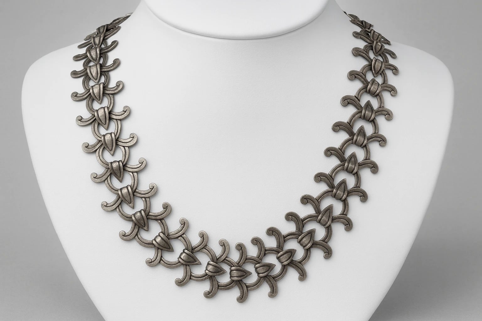 Ana Núñez Brilanti (Victoria de Taxco) Fleur-de-Lis Necklace