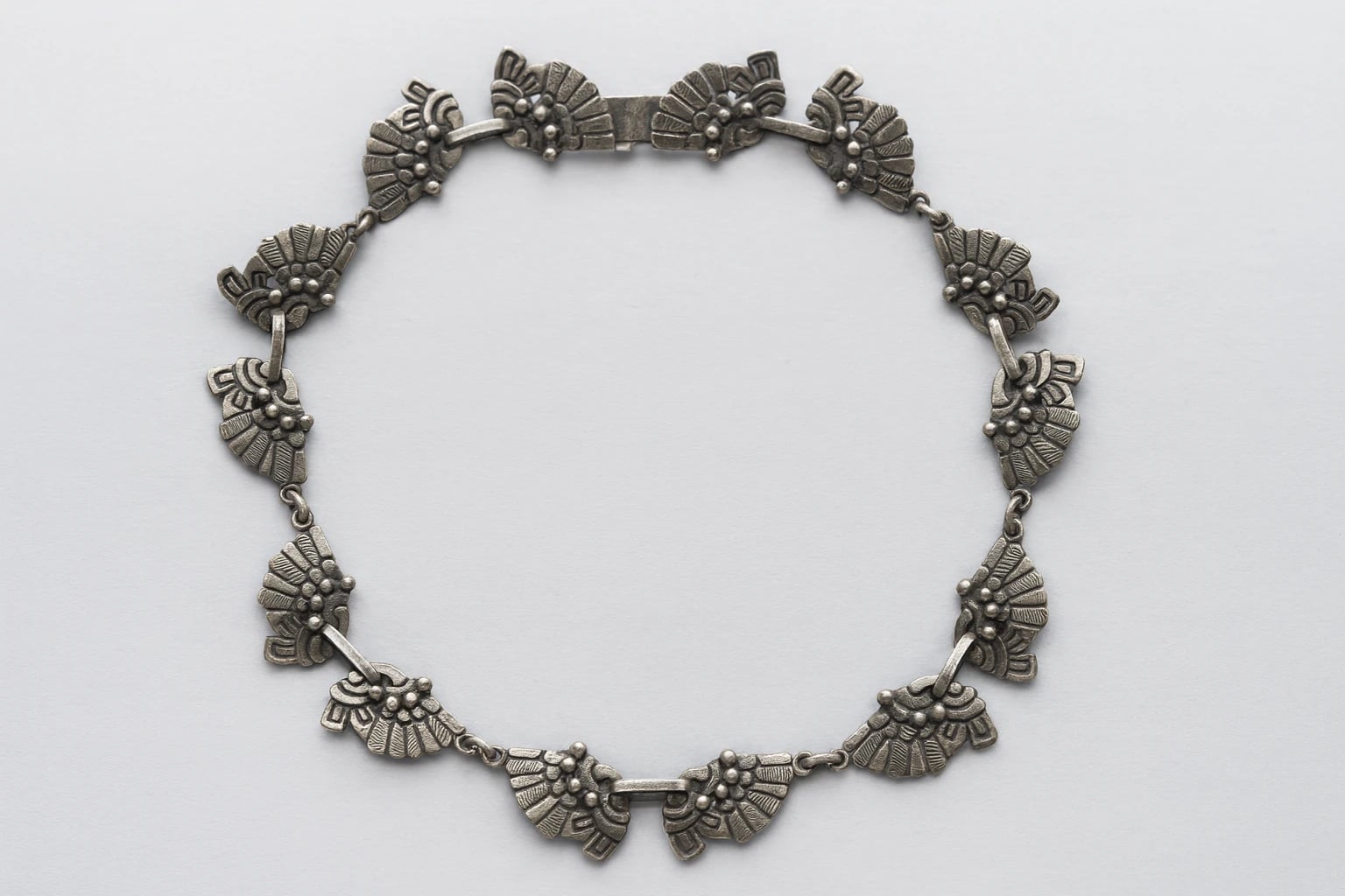 Ana Núñez Brilanti (Victoria de Taxco) Fan Necklace
